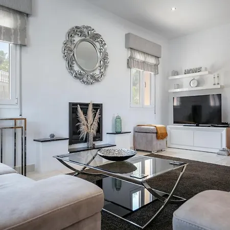 Eva By Aguilarent Villa *