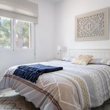 Eva By Aguilarent 哈维亚